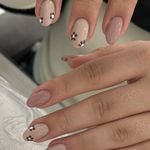 خدمات تخصصی ناخن نگین