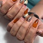 خدمات تخصصی کاشت و طراحى ناخن دان