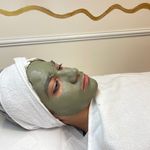 پاکسازی پوست،فشیال وکاشت ناخن ناهیدواله