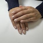 کاشت ناخن و مژه درخشش آرشیدا
