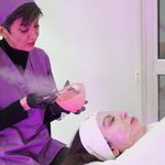 مرکز لیزر و زیبایی فارال اسکین