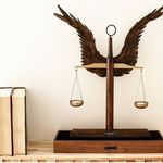 نوشین مرادی تبار وکیل پایه یک دادگستری