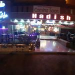 کافه رستوران وقت برگر و سیب زمینی