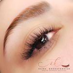 خدمات تخصصی اکستنشن مژه نایرا خداوردیان