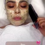 خدمات پاکسازی و درمانی پوست رویا