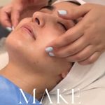 خدمات پاکسازی و درمانی پوست رویا