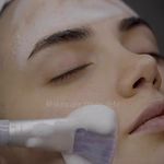 خدمات تخصصی پوست (فیشیالیست رویا صالحی)