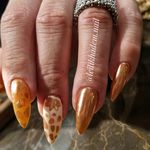 خدمات و آموزش تخصصی ناخن لیلی