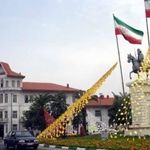 تندیس میرزا کوچک خان