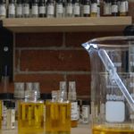 ساخت عطرهای دستساز خاص وشخصی حانون