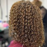 سالن زیبایی رز سرخ