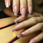 آموزش وخدمات کاشت ناخن راضیه