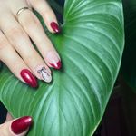 آموزش وخدمات کاشت ناخن راضیه