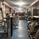 مجموعه ورزشی مادر