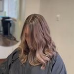 آرایشگاه زنانه نگارگر