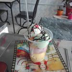 کافه بستنی و فالوده علی