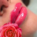 خدمات تخصصی آرایش دائم و شیدینگ لب فرشته