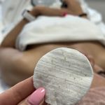 خدمات پاکسازی پوست و اسکالپ سر نازنین