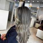 خدمات تخصصی رنگ و لایت و کوتاهی مو هستی
