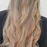 زهرا بختیاری