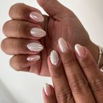 خدمات تخصصی ناخن مینا