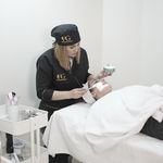 آموزشگاه تخصصی پوست فرزانه غنی