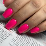 مرکز تخصصی کاشت ناخن شبنم