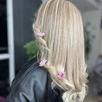 سالن  تخصصی رنگ و لایت مو  آنیتا طهرانی