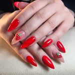 خدمات تخصصی کاشت ناخن سپیده طالبی