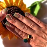 خدمات تخصصی کاشت ناخن سحر