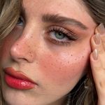 آموزش و خدمات مژه ی فریبا رجبی