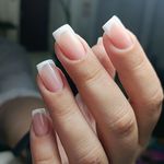 سالن کاشت ناخن و پدیکور نازنین(انقلاب)