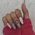 خدمات تخصصی ناخن و پدیکور اسما