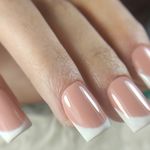 کاشت ناخن و خدمات حرفه ای ناخن