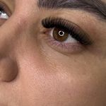خدمات تخصصی ناخن و مژه