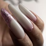 خدمات تخصصی ناخن مژگان