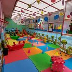 مهد و پیش دبستانی پرستوهای شاد دوزبانه۴⭐