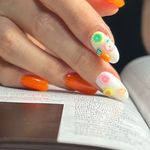 مرکز تخصصی کاشت ناخن شبنم