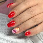 مرکز تخصصی کاشت ناخن شبنم