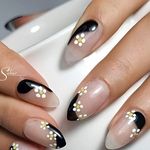 سالن تخصصی کاشت ناخن بانوان