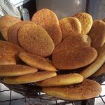 محصولات خانگی امیران پخت فتیر کیک یزدی کلوچه ونان خرمایی