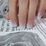 خدمات تخصصی ناخن رها