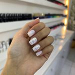 کاشت ناخن و مژه درخشش آرشیدا