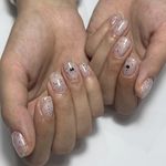 سالن کاشت ناخن و پدیکور نازنین(انقلاب)