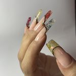 سالن تخصصی ناخن و مژه گلها