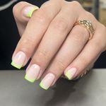 اموزش و خدمات کاشت ناخن