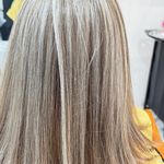 خدمات تخصصی رنگ و لایت و ناخن یاس