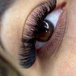 خدمات تخصصی ناخن و مژه شقایق میر