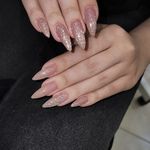 خدمات تخصصی کاشت ناخن ناهید