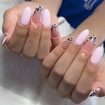 خدمات تخصصی کاشت و طراحى ناخن دان